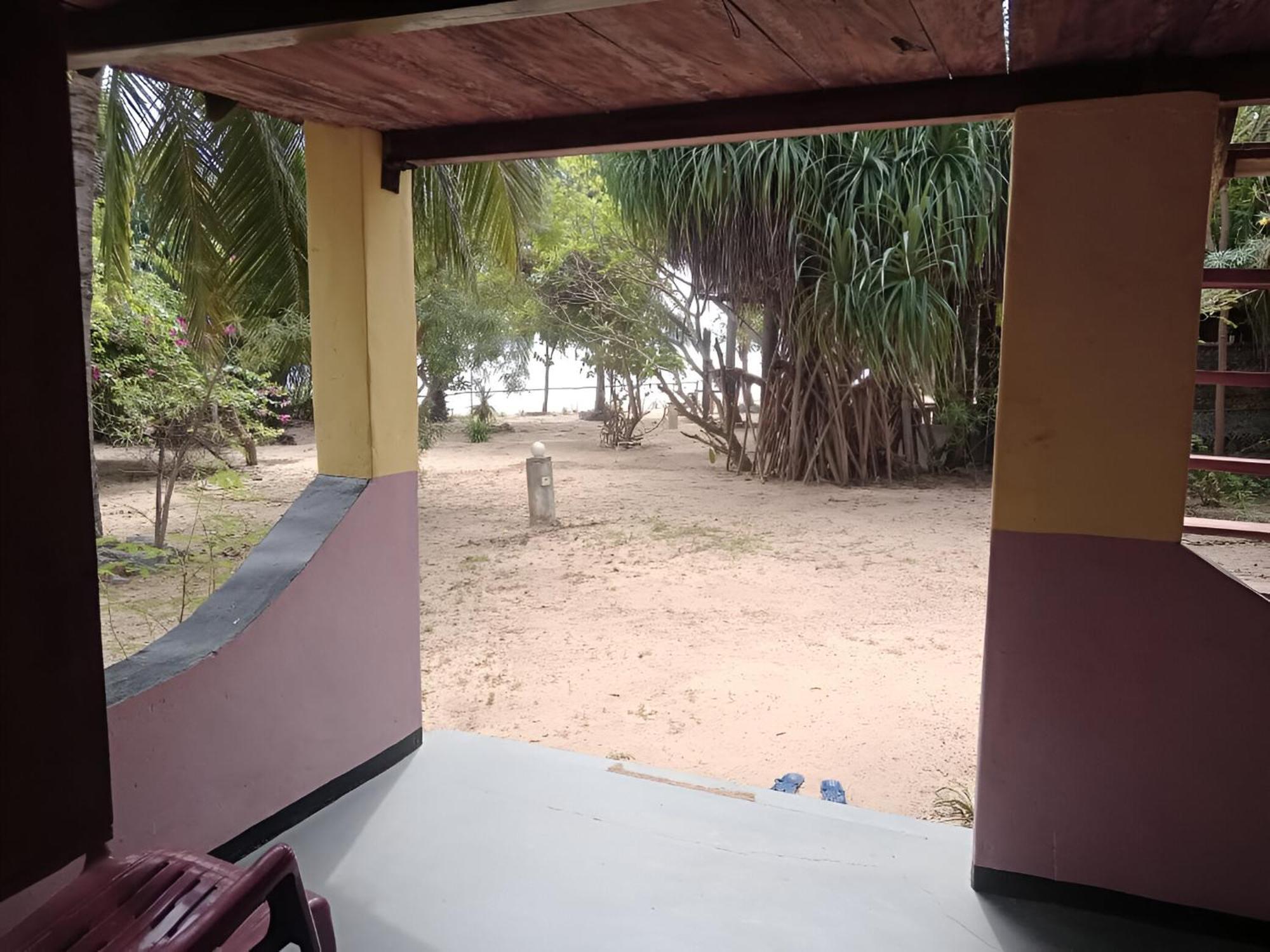 Breezy Beach Cabanas Baía de Arugam Exterior foto